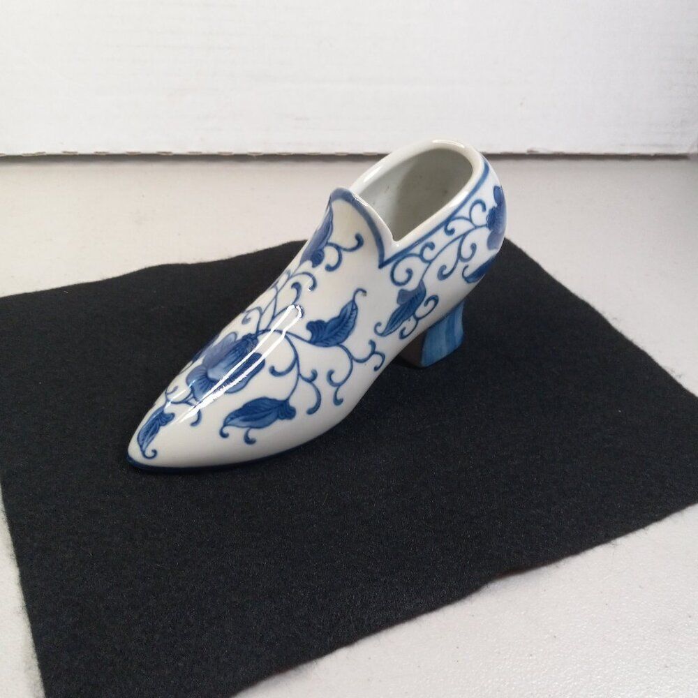 Vintage Nantucket Blue and White Porcelain Shoe Cottagecore Grandmacore